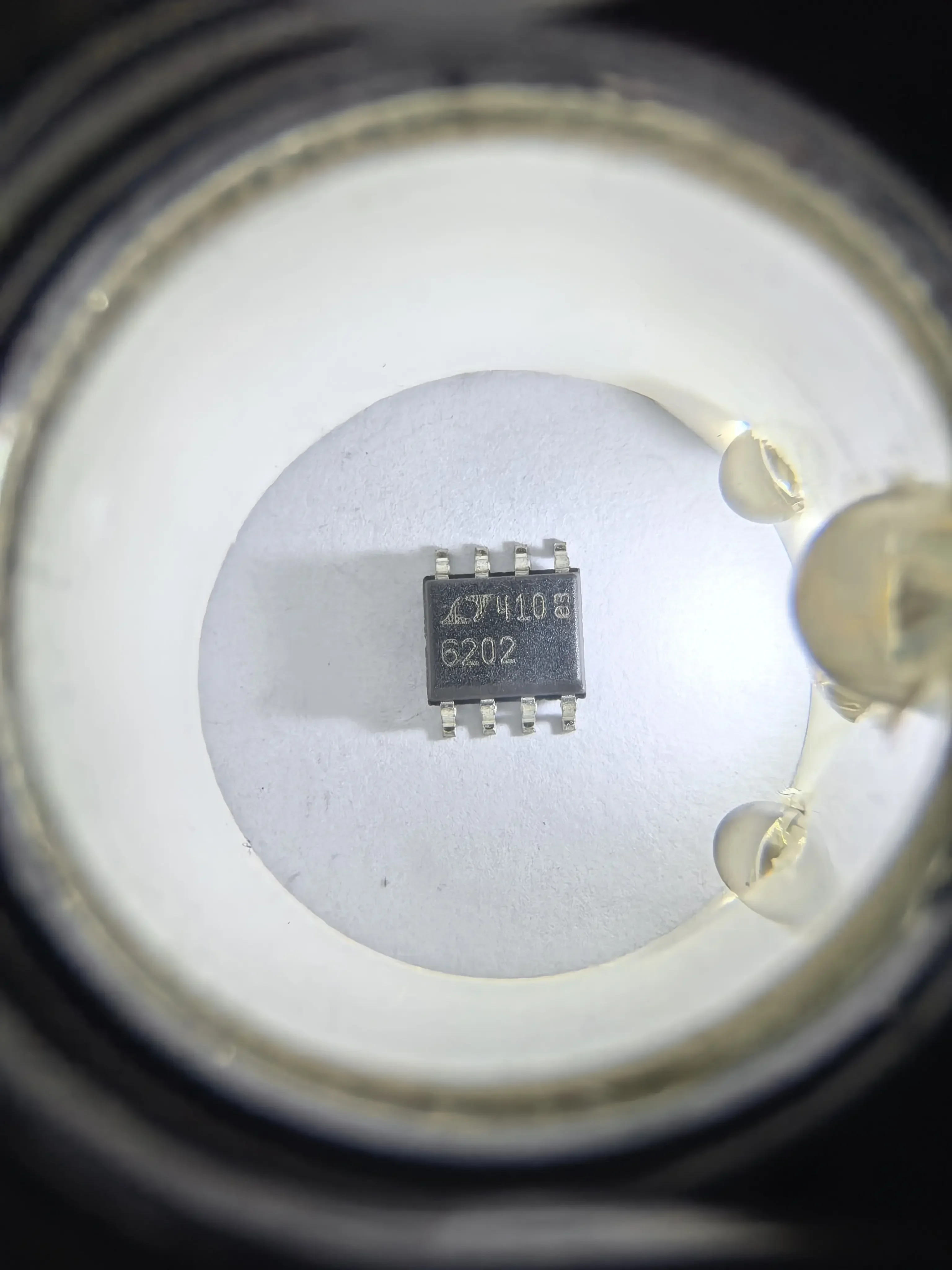 LT6202IS8 LT6202 - Single 100MHz, Rail-to-Rail Input and Output, Ultralow 1.9nVrtHz Noise, Low Power Op Amps
