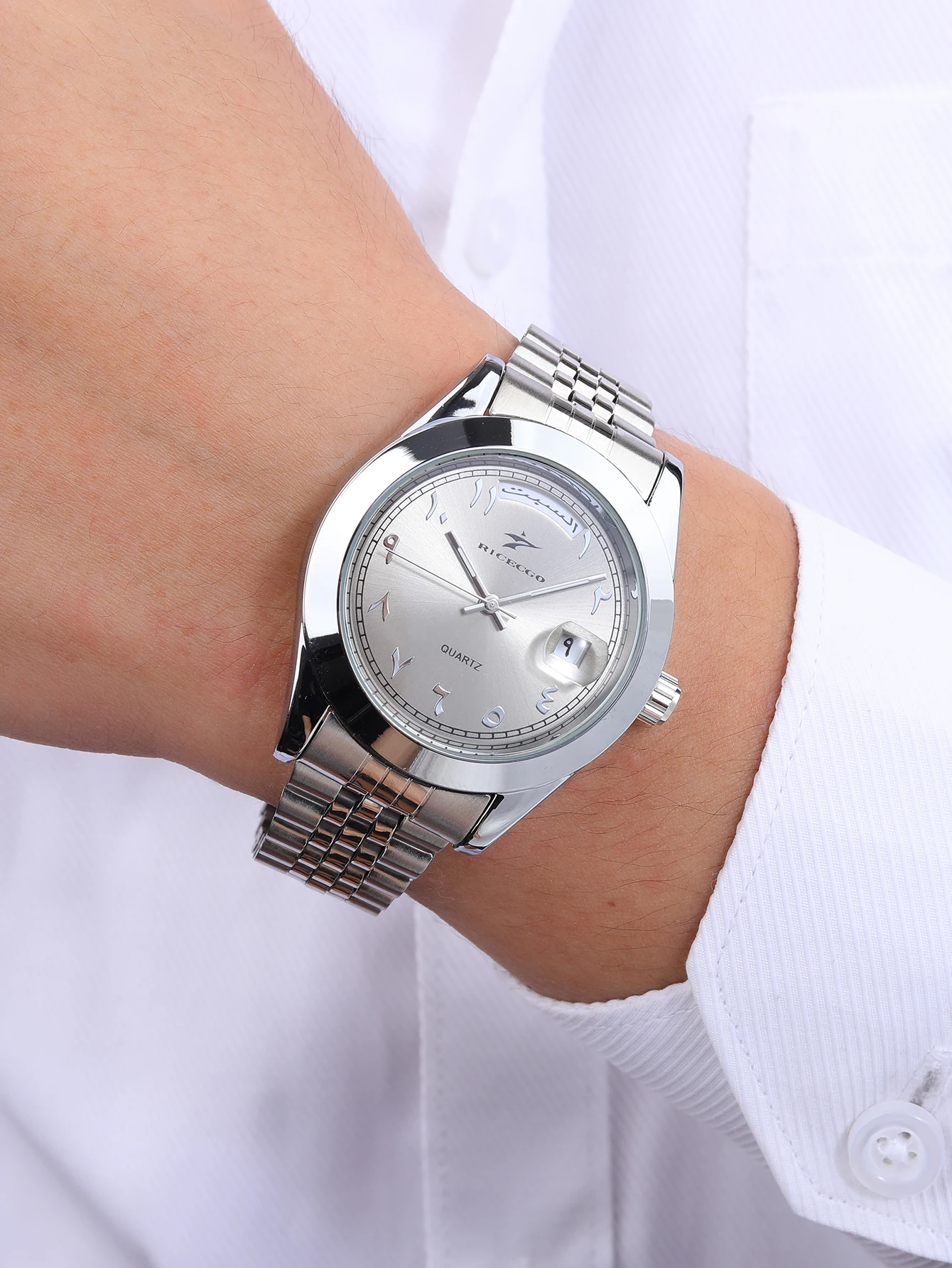 

Мужские кварцевые часы с дизайном в виде арабских цифр, функцией отображения календаря, ремешком из нержавеющей стали, простым циферблатом, подходят для