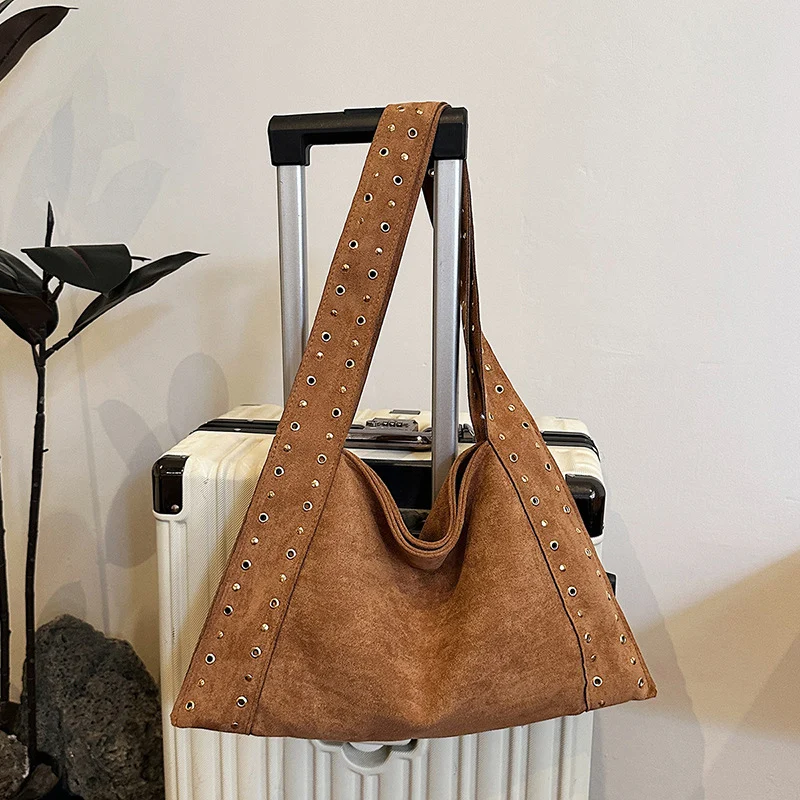 

Frosted Leather Women Commuter Tote Bag Ladies Large Capacity Rivets Hobo Tote Shoulder Handbag Luxury Female Armpits Bucket Bag