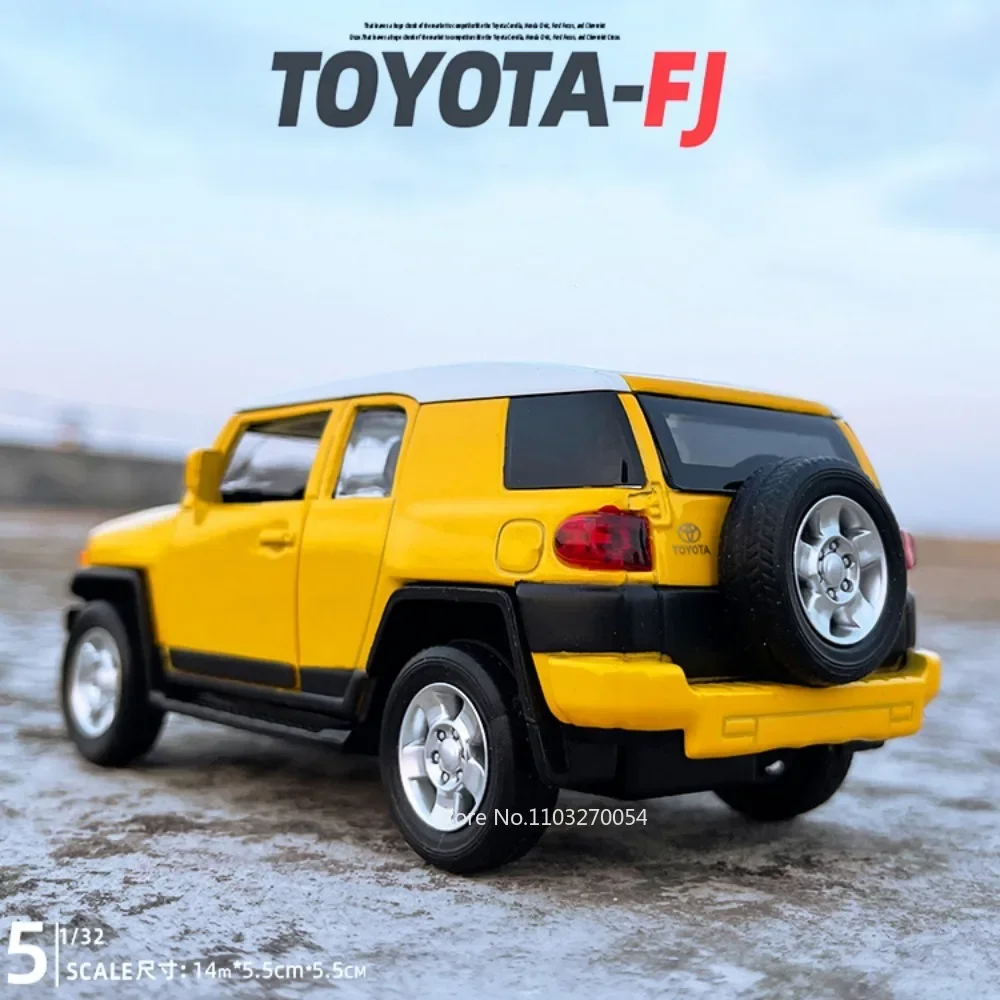 1:32 TOYOTA FJ CRUISER Alloy SUV Car Model Diecast Toy Rubber Tire Doors Opened Sound Light Pull Back Collection Models Kid Gift