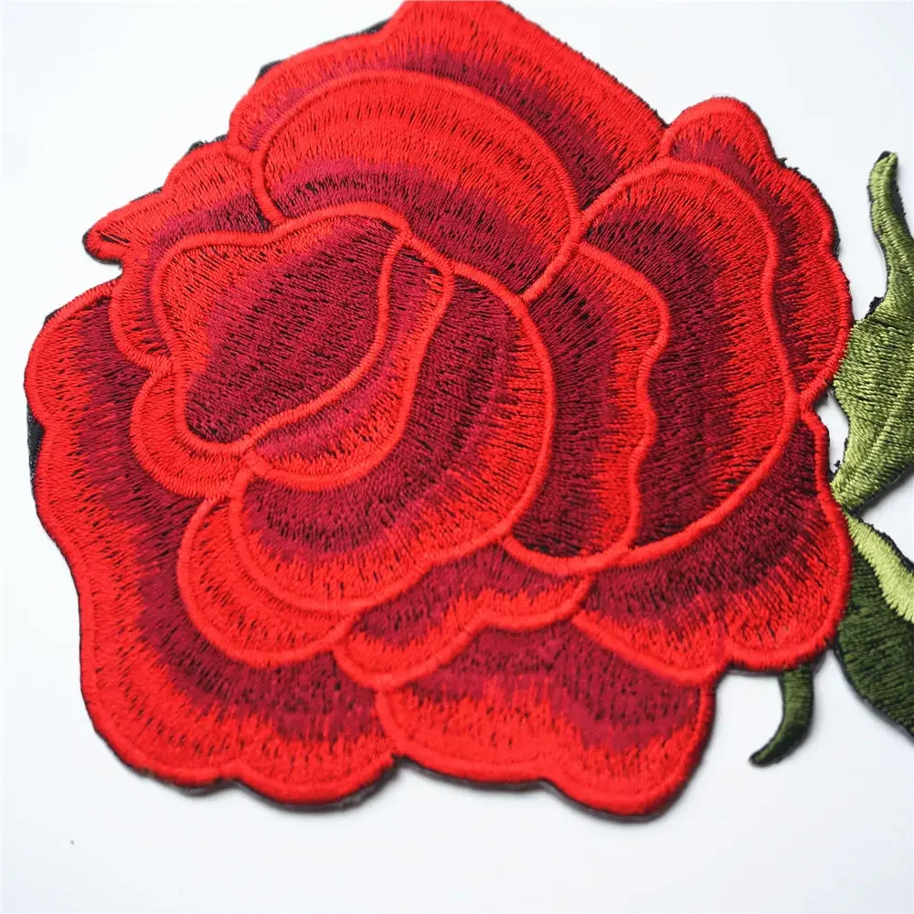 32CM foglie di rosa rossa cucire ferro sulle toppe distintivi di fiori ricamati per vestiti Appliques fai-da-te decorazione artigianale