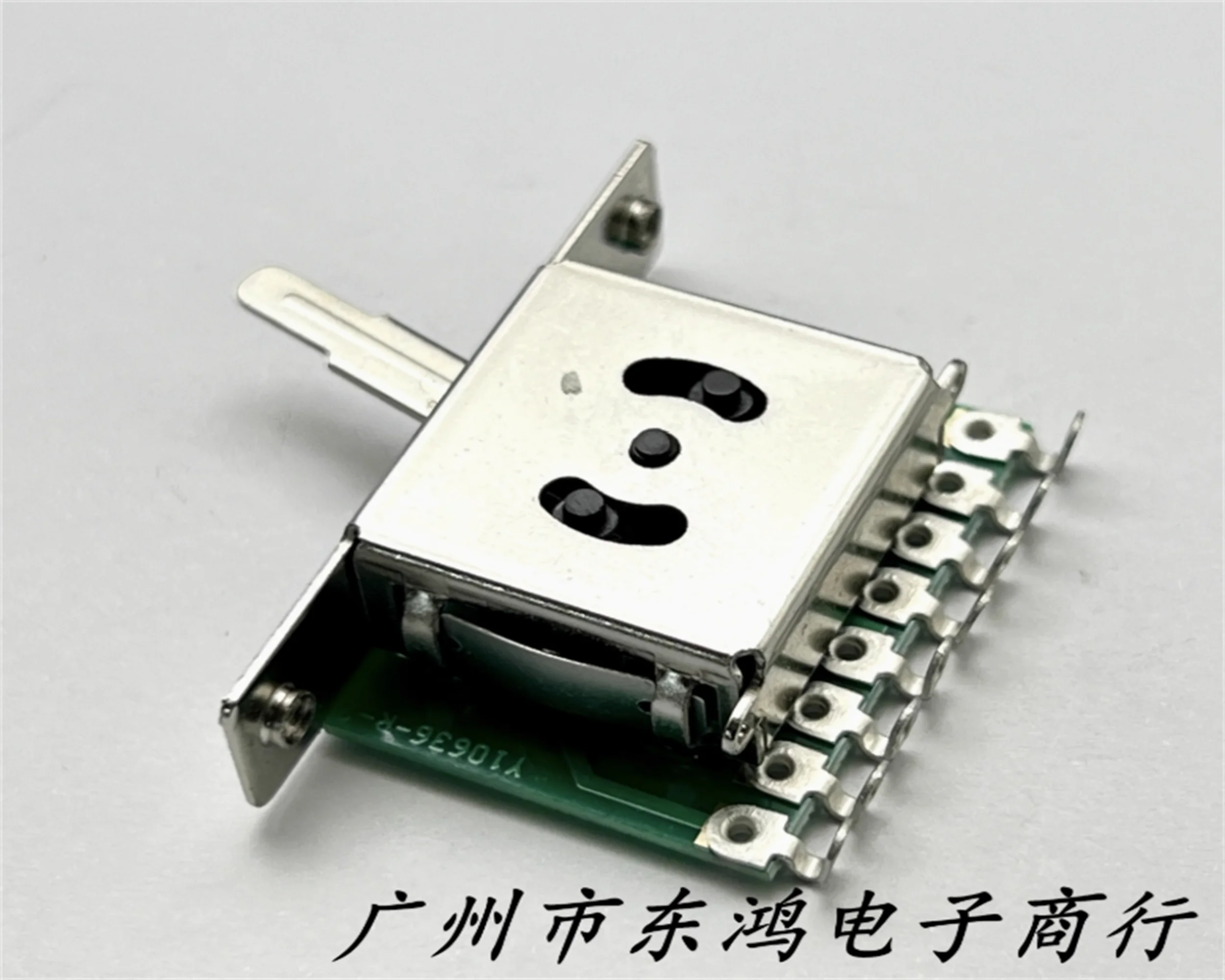 1 PCS electric guitar, 5 gear switches, 4 toggle switches