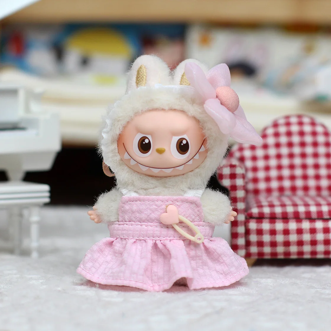 

4th Generation Mini La Bubu Doll Clothes PVC Keychain Blind Box Clothes Hepburn Princess Heart Code