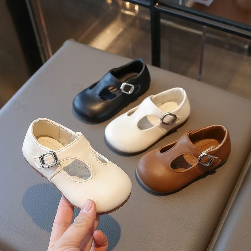 

2025 Spring New Girls' Hollow Breathable Casual Flat Single Shoes Children's Retro Fashion Comfortable Soft Soled Princess Shoes