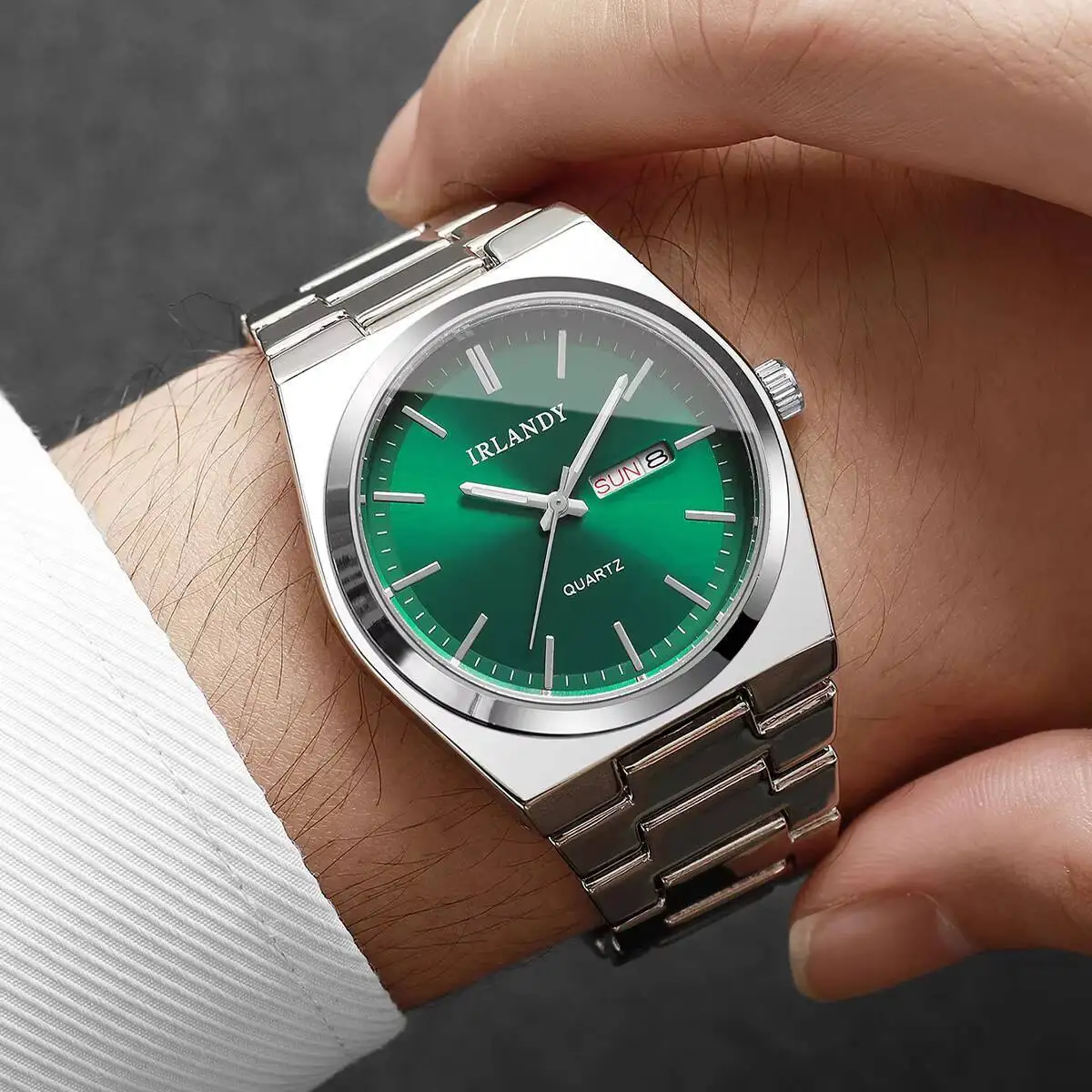 ساعات يد كوارتز بتقويم رجالي فاخر ساعات رجال الأعمال على مدار الساعة هدية Reloj Hombre (بدون صندوق)