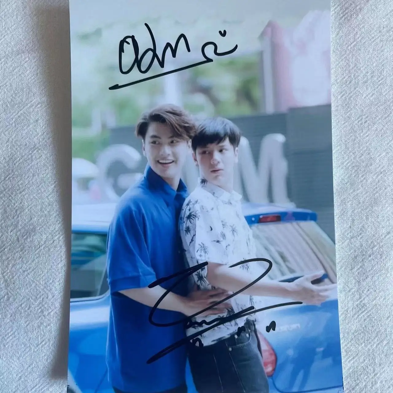 Thai Drama Is it a friend or boyfriend? Ohmnanon personally signed promotional photos, 6-inch non printed gifts for friends