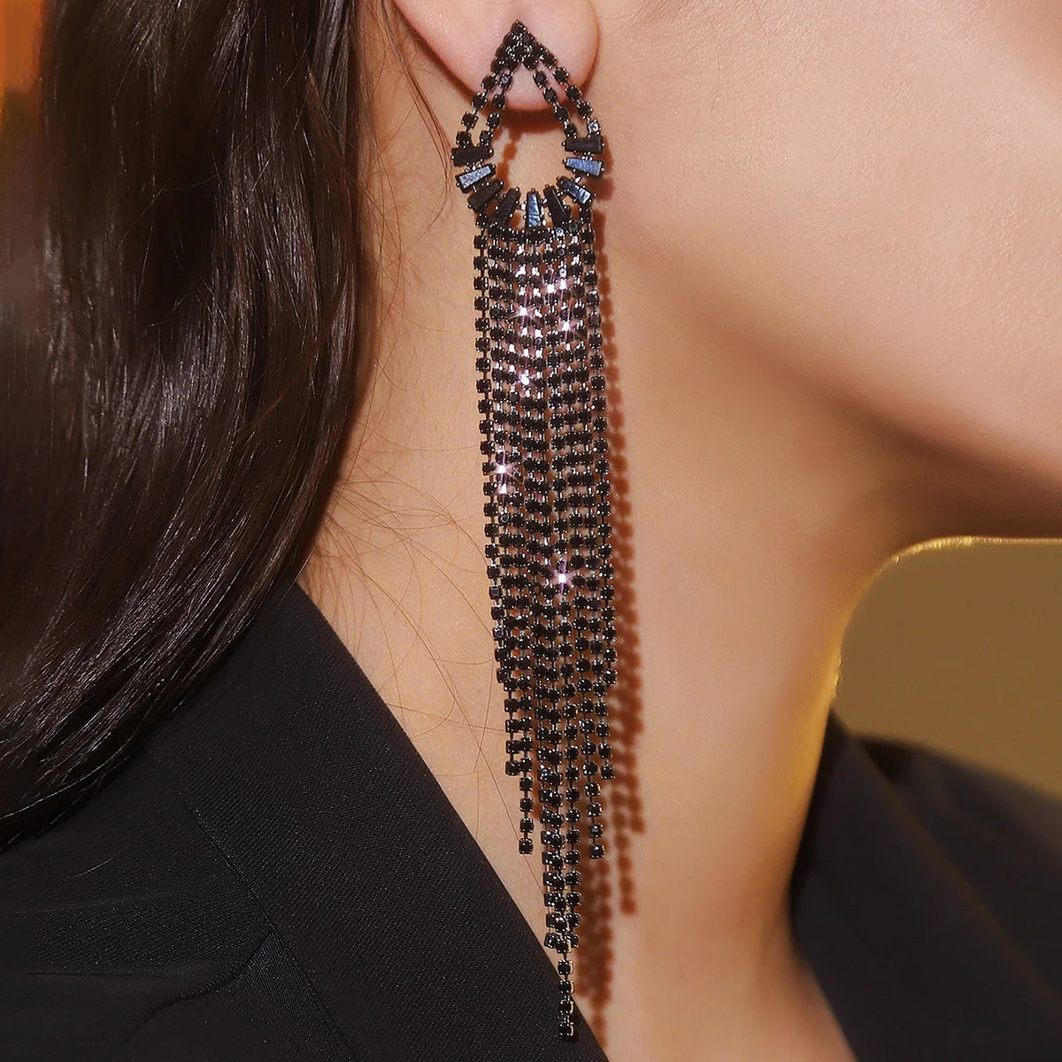 

Amazon new black electrophoresis full of diamonds long tassel earrings female fashion retro personality versatile earrings