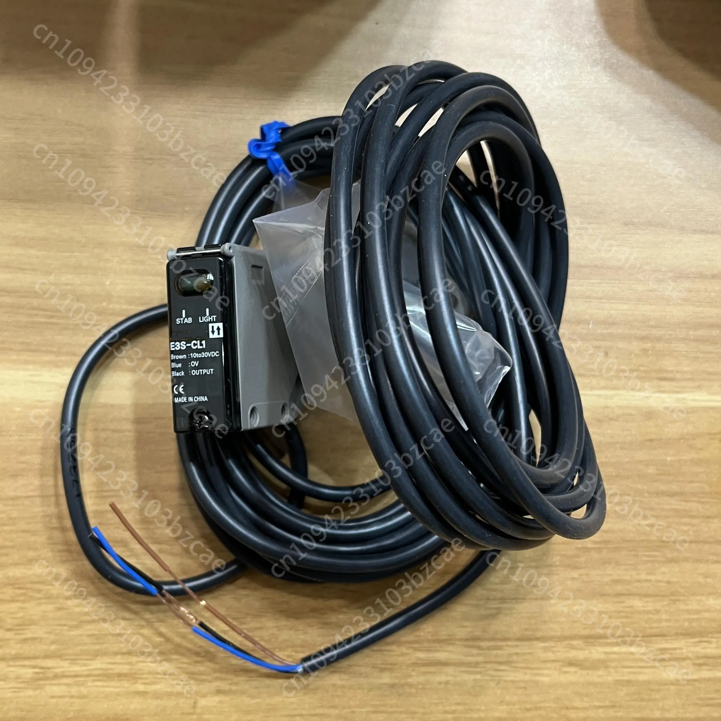 

Brand New Photoelectric Switch Sensor E3S-CL1