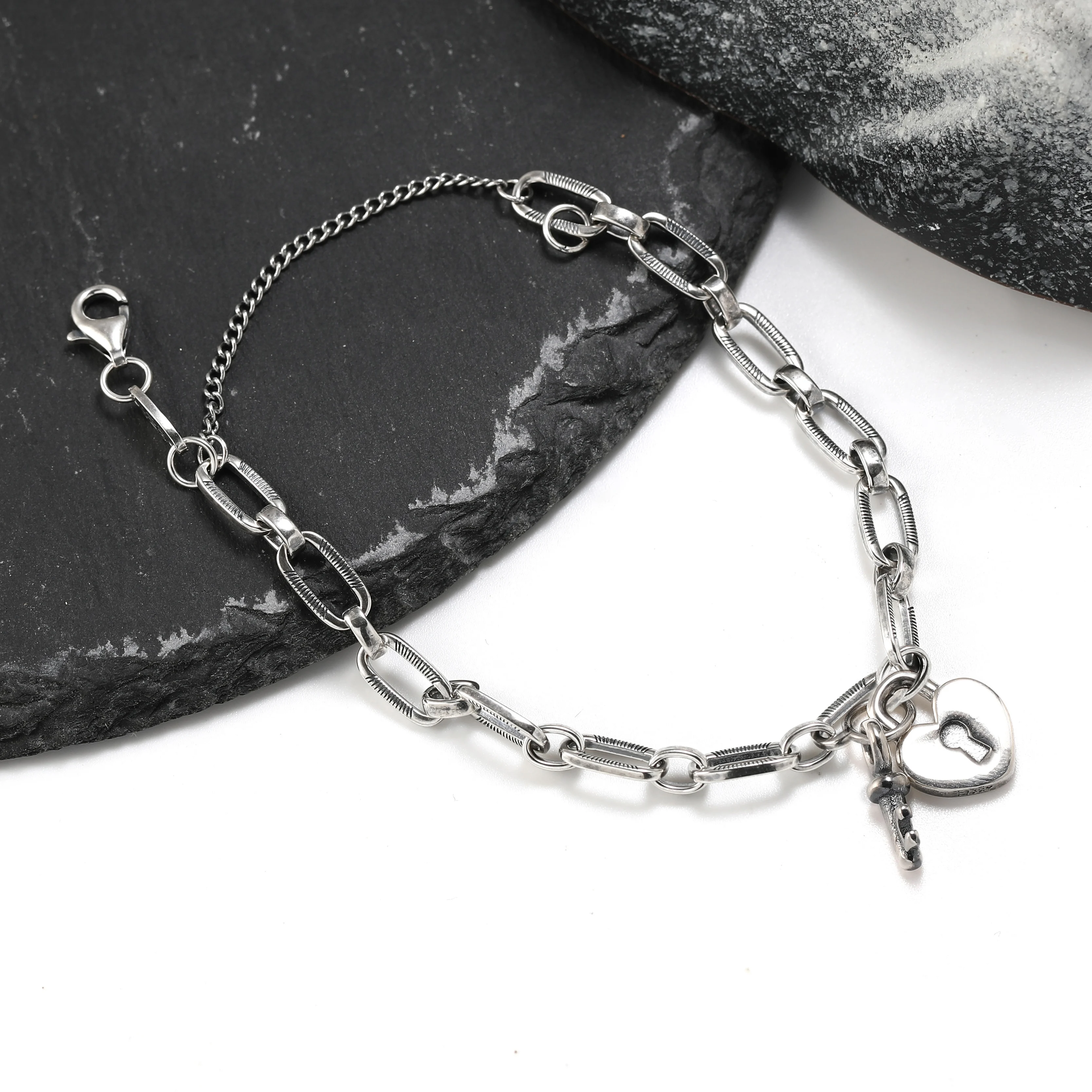 

Authentic 925 sterling silver James Avery Ornate Links Charm Bracelet with My Heart Belongs to You pendant