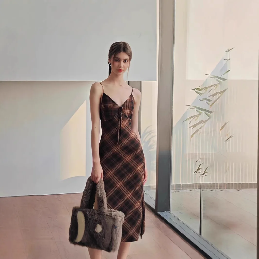 

Vintage Strap Plaid Dress Woman Elegant V Neck Low Chest Slim Sleeveless Side Split Long Desses Spring New Evening Party Dresses