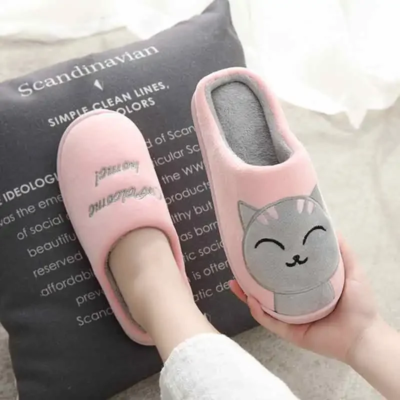 شباشب شتوية جديدة لعام 2025 على شكل قطة محظوظة بكعب مغلق بالكامل، شباشب للزوجين للنساء والرجال مبطنة بالصوف غير قابلة للانزلاق #2