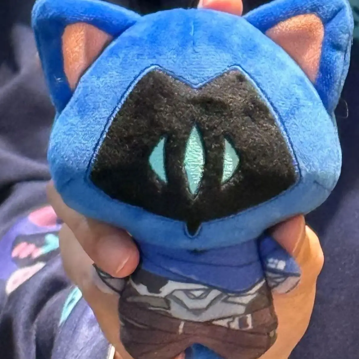 جديد VALORANT Omen القط تأثيري أنيمي أفخم 10 سنتيمتر لطيف محشوة الجسم بلوشي الكرتون قلادة هدايا عيد الميلاد