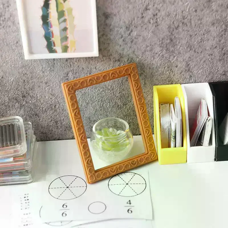 5Pcs Doll House Decoration Resin Photo Frame Simulation Furniture Model Toy 1/12 Dollhouse Miniature Accessories For Children