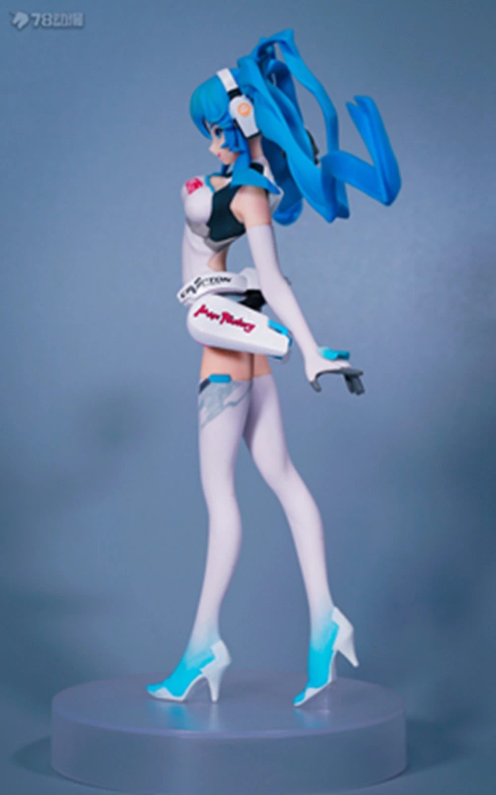 18CM Anime Hatsune Miku Racing Figure 2014 Model Toy Gift Collection 1/8 Action Figure Racing Uniform Standing Doll figurine PVC