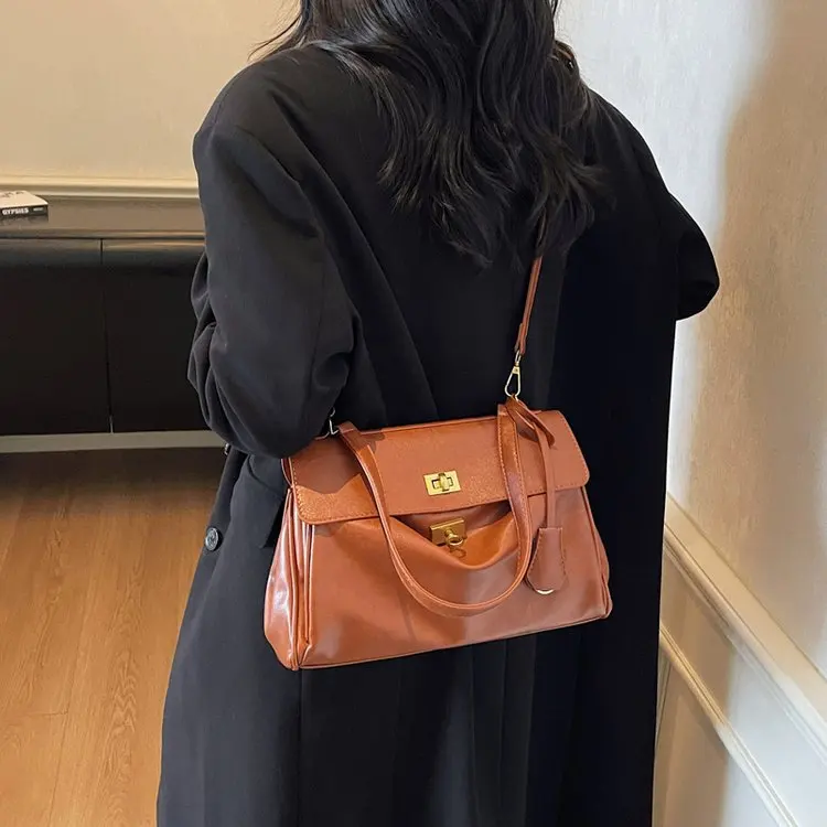 2025 صيف 465 جديد قفل صغير الصيف حقيبة كتف كبيرة حقيبة نسائية حقيبة يد ذات سعة كبيرة