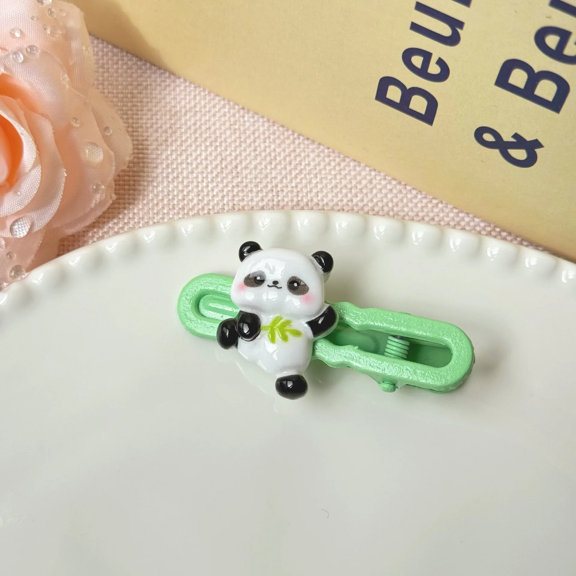 Pinza para el pelo para niños de 1 pieza, adorable tema de Panda, Clip LATERAL listo para viajar para cabello fino, bonito uso diario