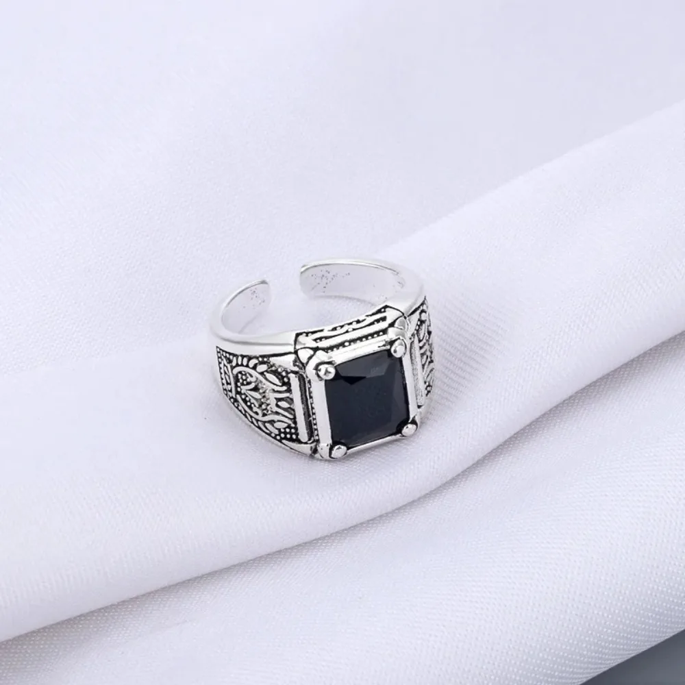 Simple Fashion Creative Trend Niche Vintage Black Crystal Men\'s Open Adjustable Ring Street Personality Party Ring Gift Jewelry