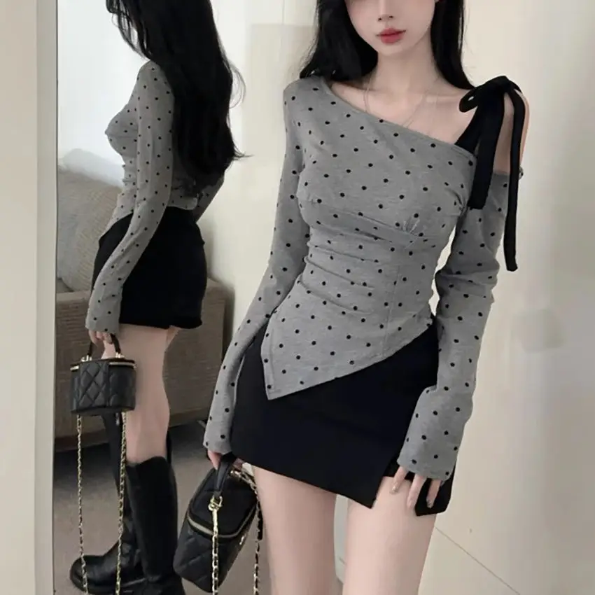 

Cross-gray Polka-dot Slanted Shoulder Long-sleeved T-shirt Women's 2026 Spring New Pleated Top
