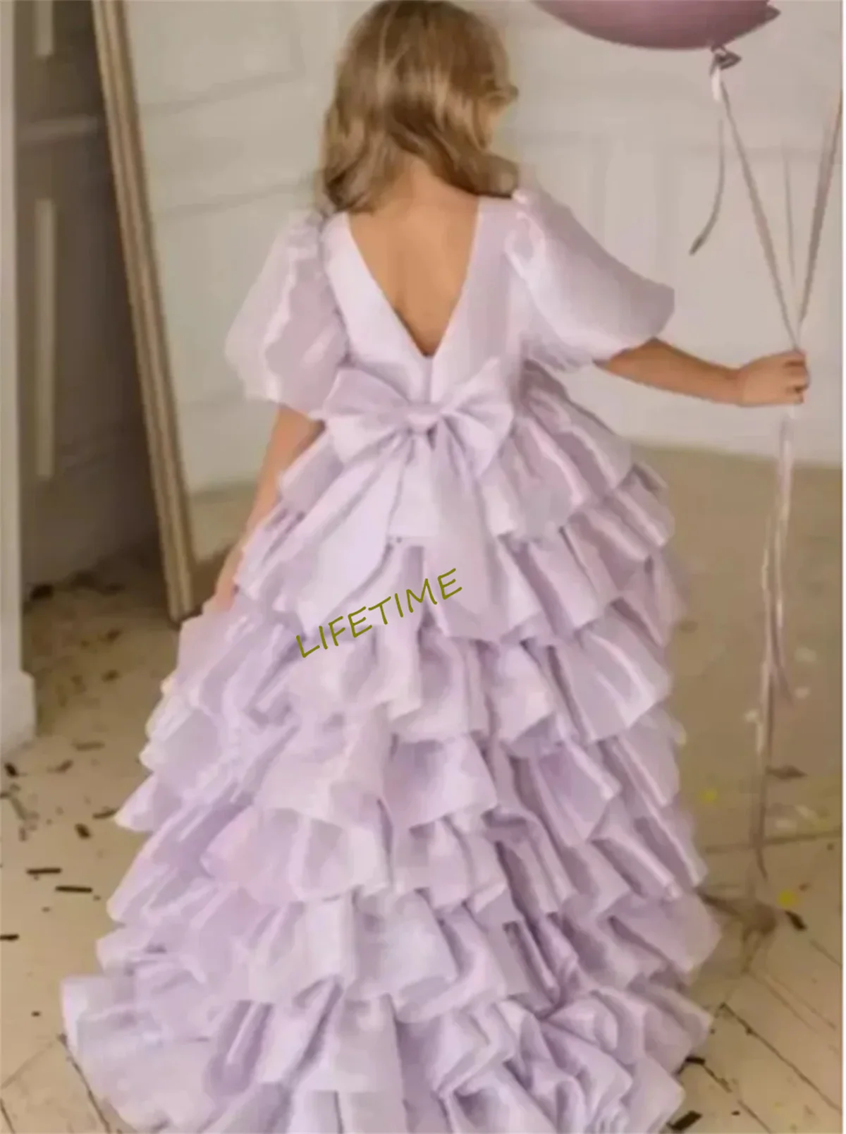 

CustomizedCustomized Satin Flower Girl Dresses For Wedding Tiered Short Sleeves Puffy Lovely Baby Birthday Party First Communion