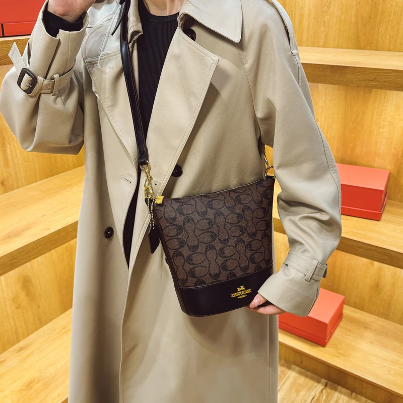 

Модная женская роскошная кожаная сумка Элегантная сумка через плечо Высококачественная сумка через плечо Винтажная большая сумка Стильный дизайнерский вид