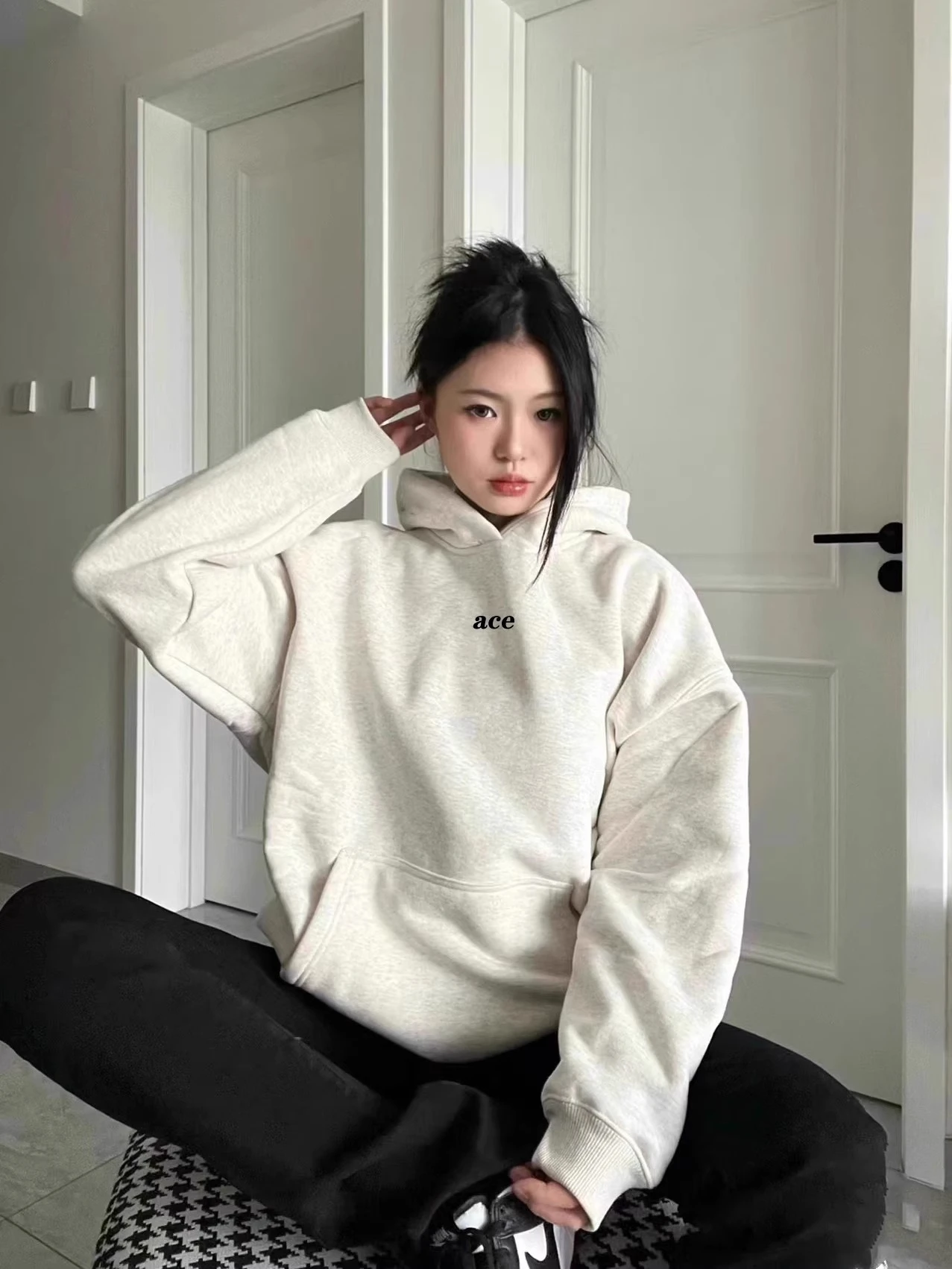 

Женская толстовка большого размера с капюшоном, утепленная, оверсайз, с принтом, карманом-кенгуру, длинными рукавами, в корейском стиле, для повседневной носки