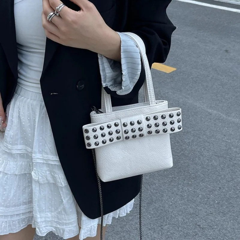 

Vintage Inspired Postal Messenger Bag For Women With Large Capacity And Uniquely Functional Aesthetic