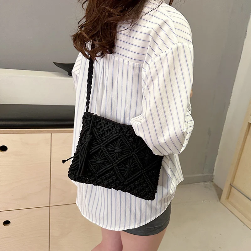 

Elegant High-End Minimalist Unique Leather Crossbody Bag For Women With Large Capacity And Vintage Paris Fashion