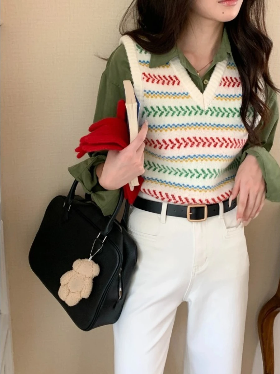 

Korobov Autumn Vintage Patchwork V Neck Sleeveless Jacquard Striped Knitted Sweater Vest