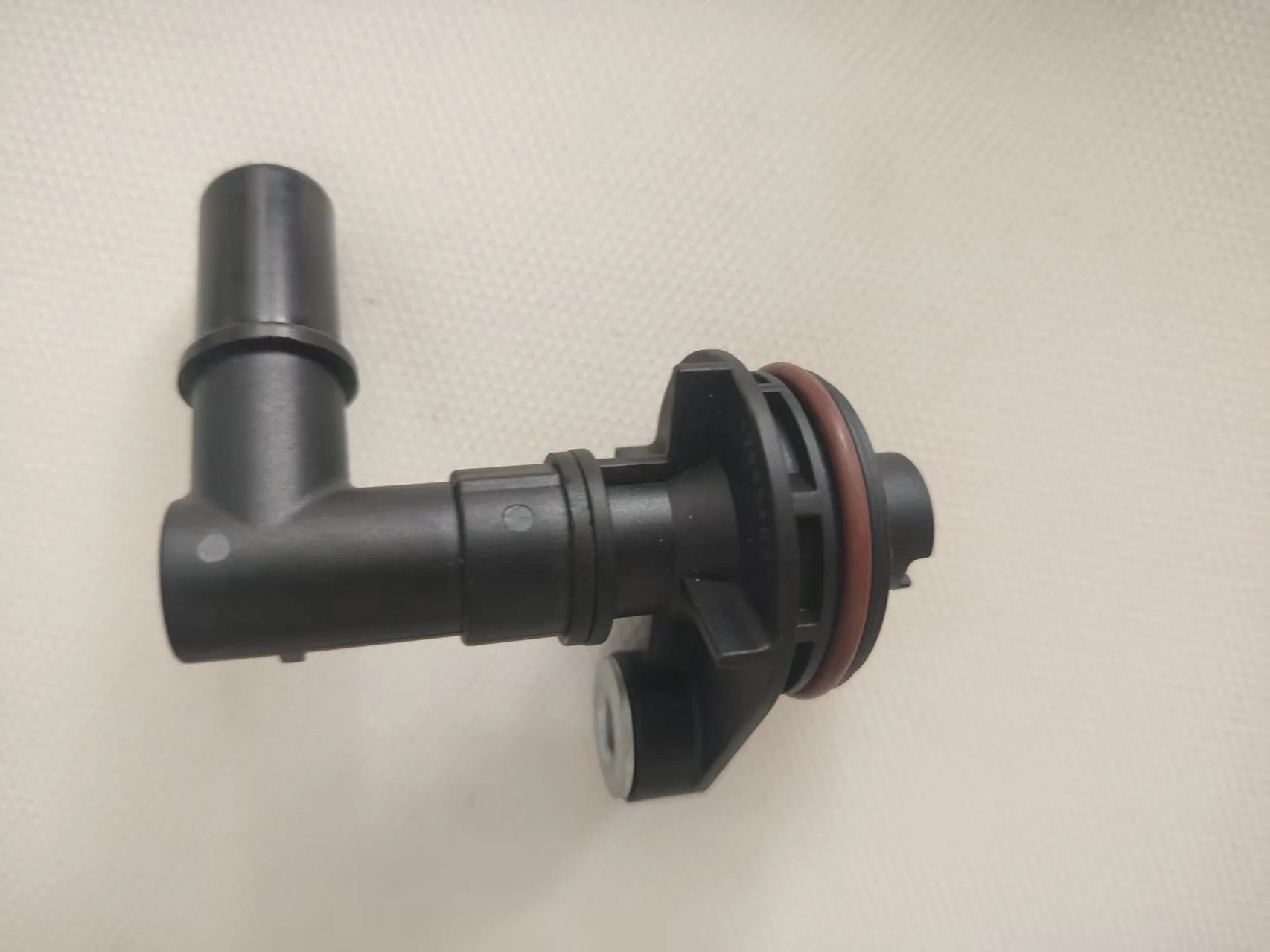 12685407 12663027 12665167 Suitable for Buick Chevrolet 1.5L Models Valve Chamber Cover Pcv Valve Exhaust Valve Exhaust Gas Recirculation Valve