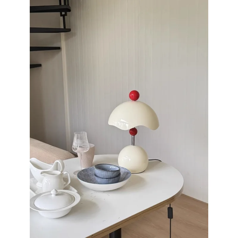 Modern Minimalist Cream Style Eggshell Table Lamp Bauhaus LED table light for Study Room Bedroom Bedside Lighting Fixture
