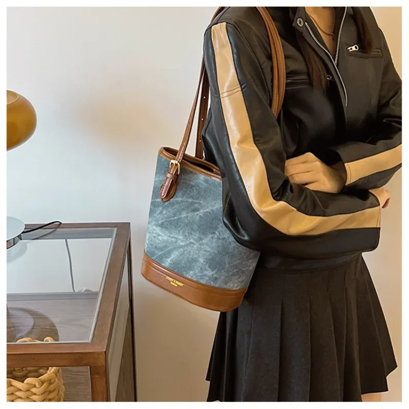 

B Retro Simple Fashion Shoulder Bag Color-blocked Bucket Female Shoulder Bag Casual Large Capacity Bucket Underarm Shoulder Bag