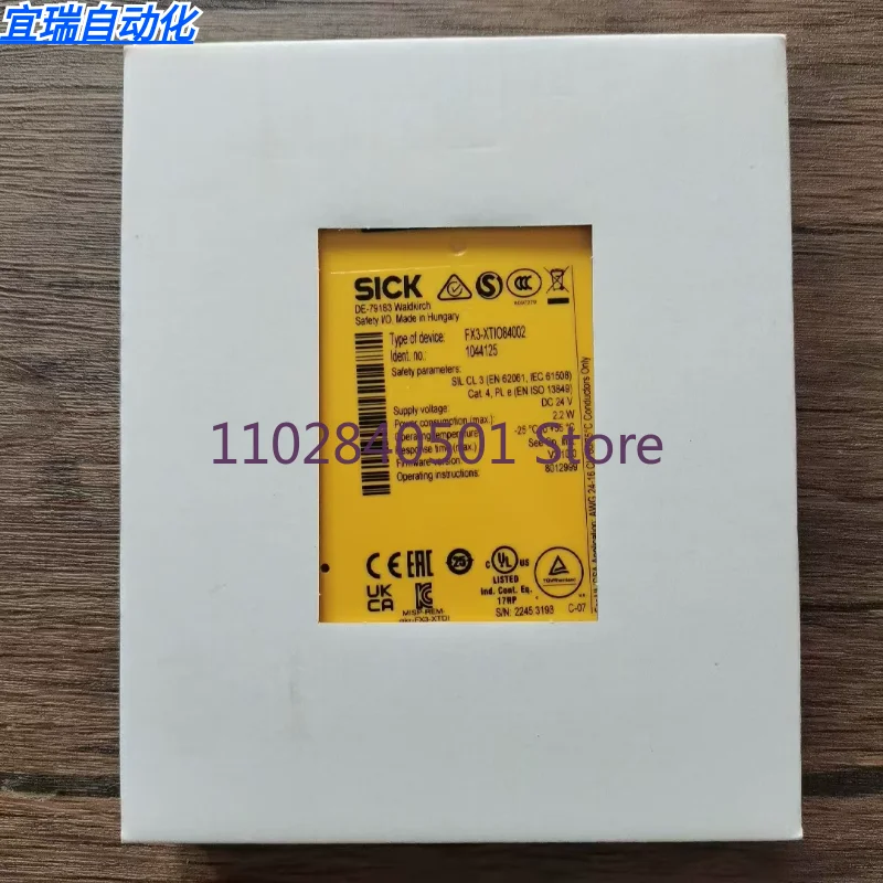 Новое оригинальное реле безопасности SICK FX3-XTIO84002 1044125, пятно