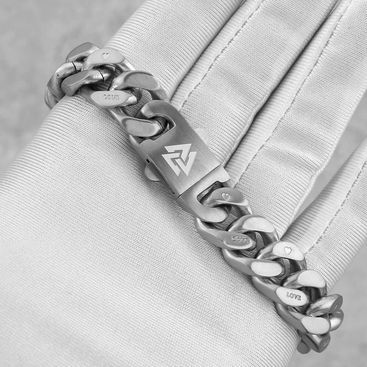 New Design Original LOVE Cuban Chain Bracelet Fashion Punk Men Stainless Steel Bracelet for Best Friends Gift Jewelry Accessory