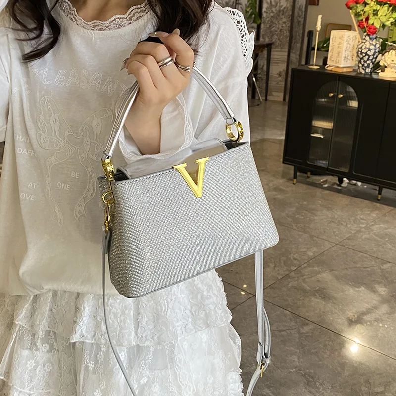 

New Women's Niche Premium Platinum-Tone Tote Handbag - Spacious Crossbody Shoulder Bag, Elegant Versatile for Daily Commute Work