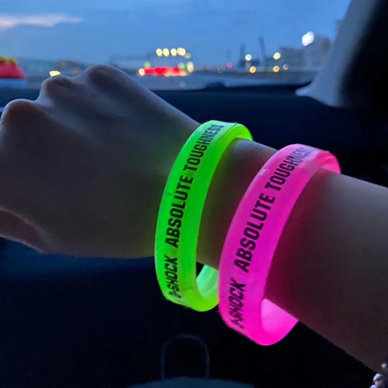 pulsera-iluminada-personalizada-con-nombre-palo-de-luz-fluorescente-brazalete-luminoso-brillante-personalizado-para-rave-festival-fiesta-halloween