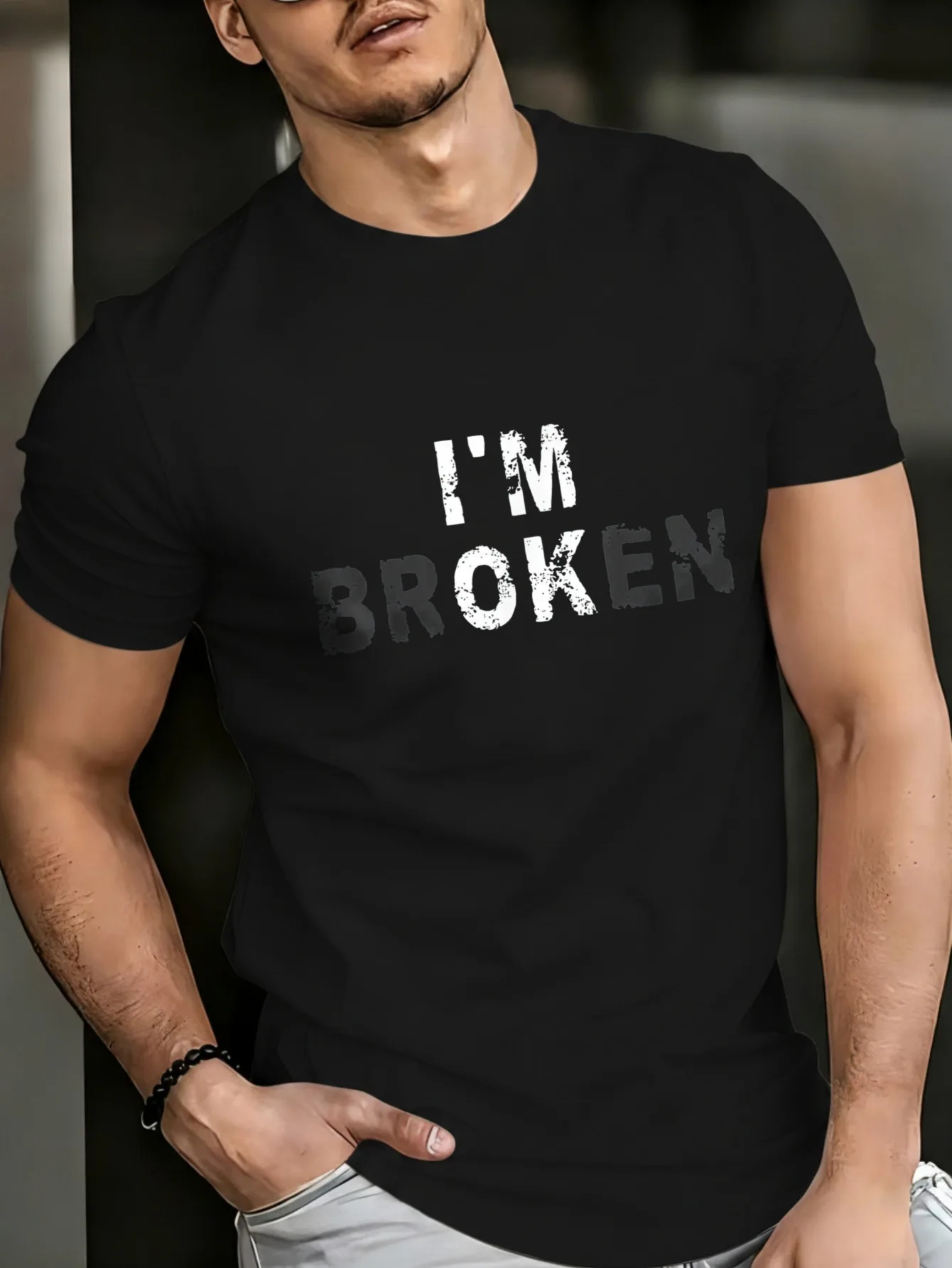 1PC JOOCAR T-shirt noir avec impression de texte « I'm Broken », décontracté, toutes saisons, en coton, col rond, extensible, respirant, manches courtes, haut streetwear à imprimé lettres tendance, choix de cadeau idéal pour les fêtes