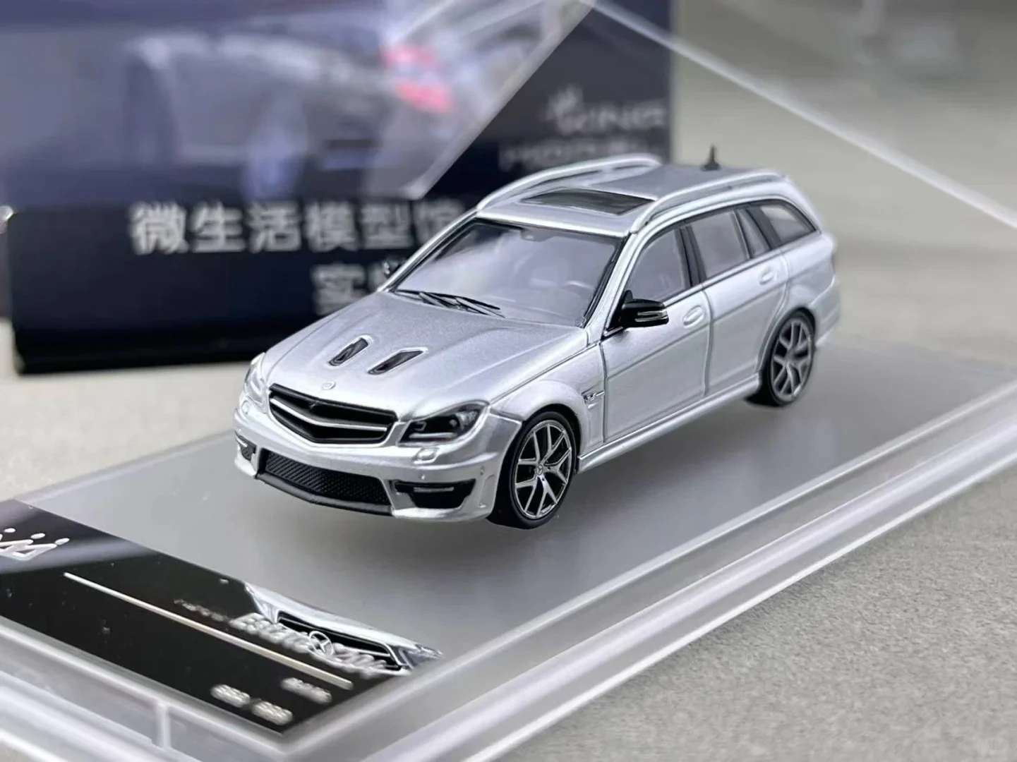 Kingmodel 1:64 MB C 63 Wagon W204 Diecast Model Car