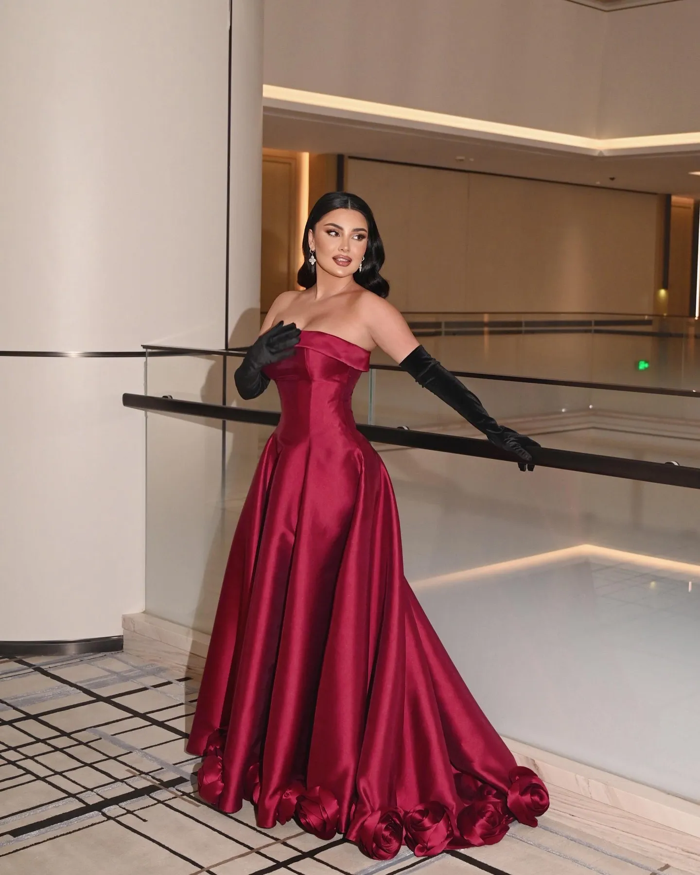 Maßgeschneidertes, exquisites Blumen-Abendkleid, anmutige, trägerlose Promi-Kleider, modische A-Linien-Kleider mit Reißverschluss hinten für besondere Anlässe