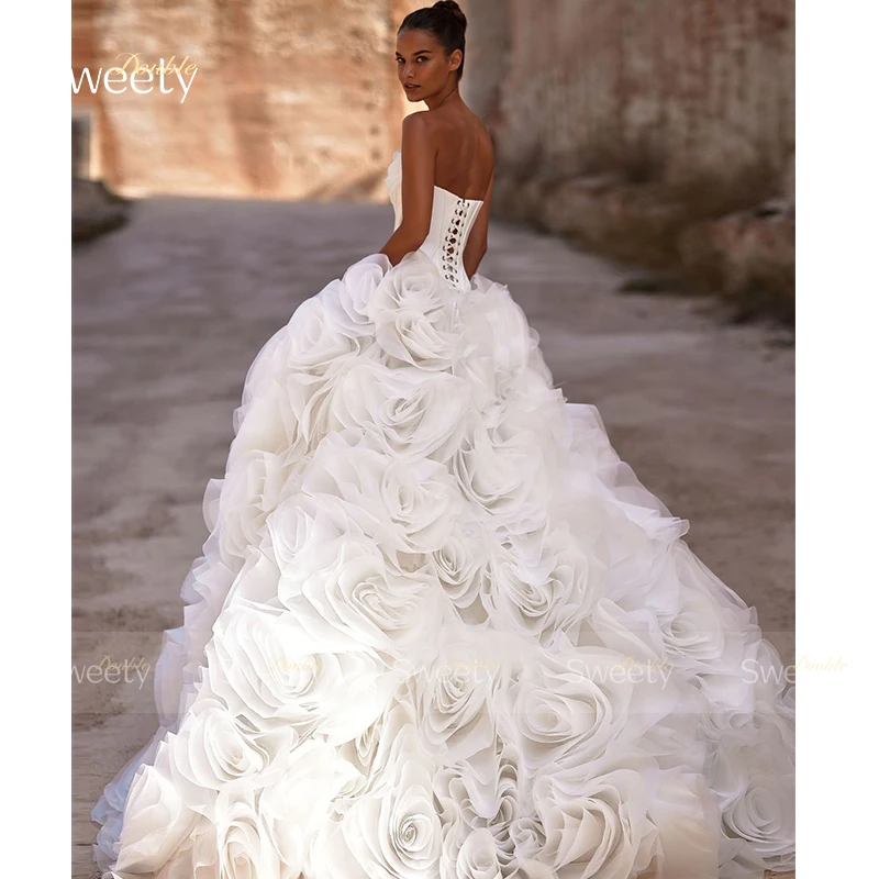 Romantic Wedding Dress Organza With Embroidery Ruffled Organza With Ball Gown Sleeveless Strapless Customized Bridedress Lace Up image 2