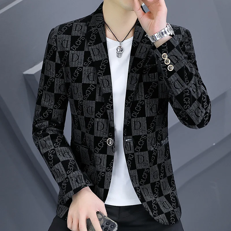 

The new spring and autumn suits for men are fashionable and stylish, and for young people, they are form-fitting small suits, fo