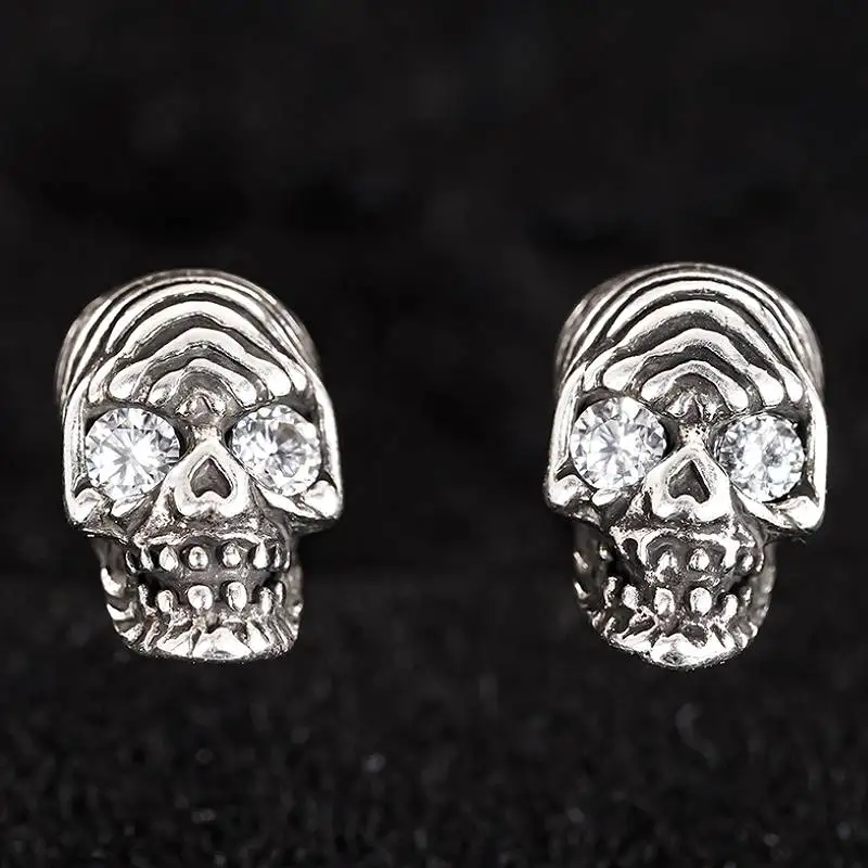 Huitan Damen-Ohrstecker mit Totenkopf-Motiv, für Party, Festival, Gothic-Accessoires, eingelegt, glänzend, weiß/rot, CZ, Halloween-Persönlichkeitsschmuck