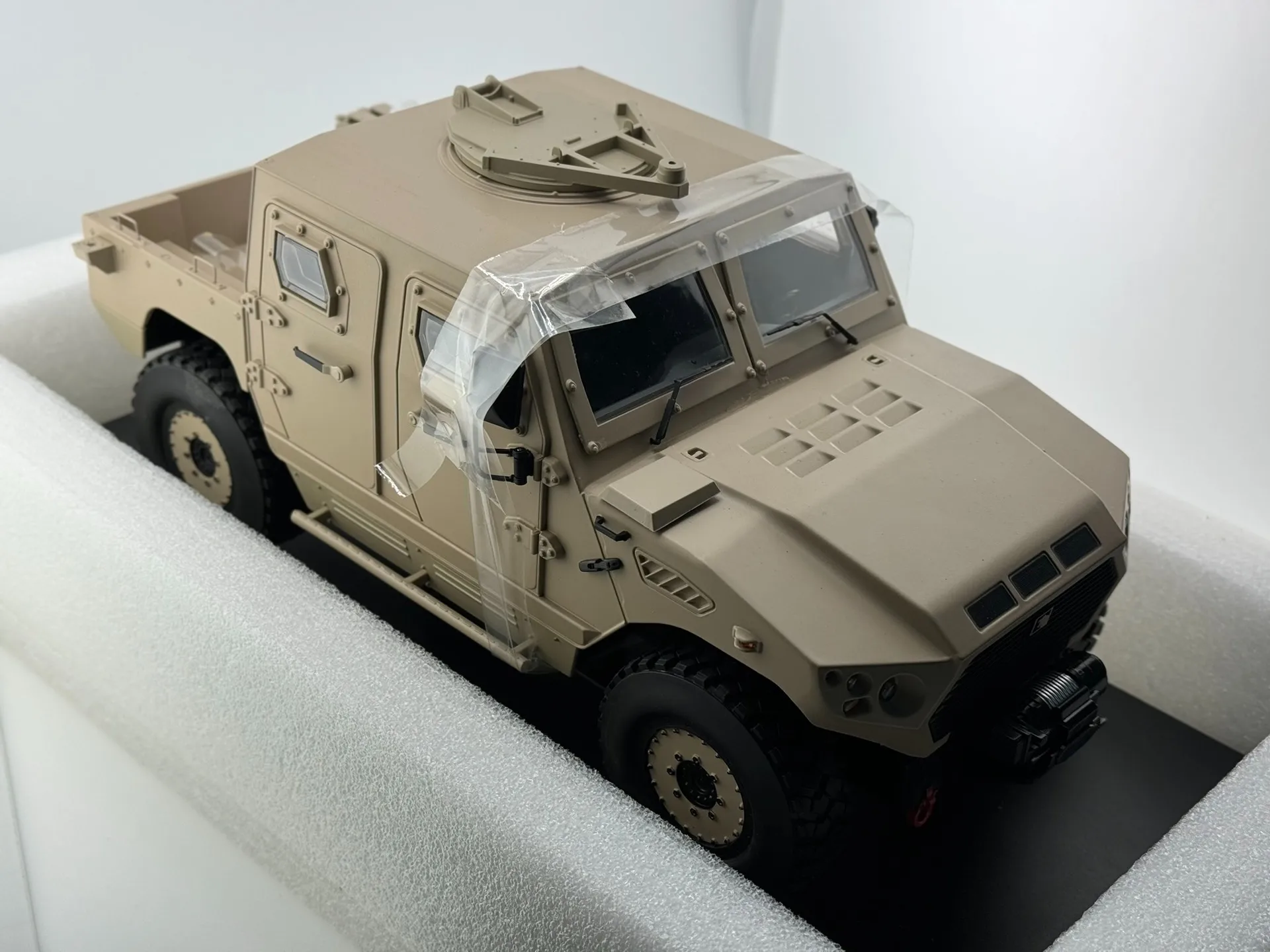 Diecast 1/16 Scale Alloy Model Car Model Collectible Toy Gift Souvenir Display Ornament