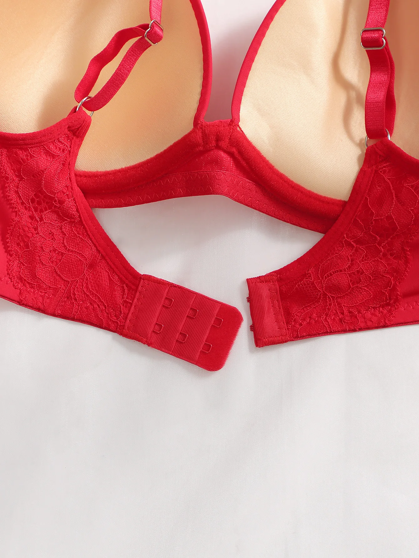 Dámská sexy vyšívaná krajková spodní souprava s ocelovými obroučkami, nastavitelnými ramenními popruhy, pohodlnou podprsenkou J2527 - náhled 5