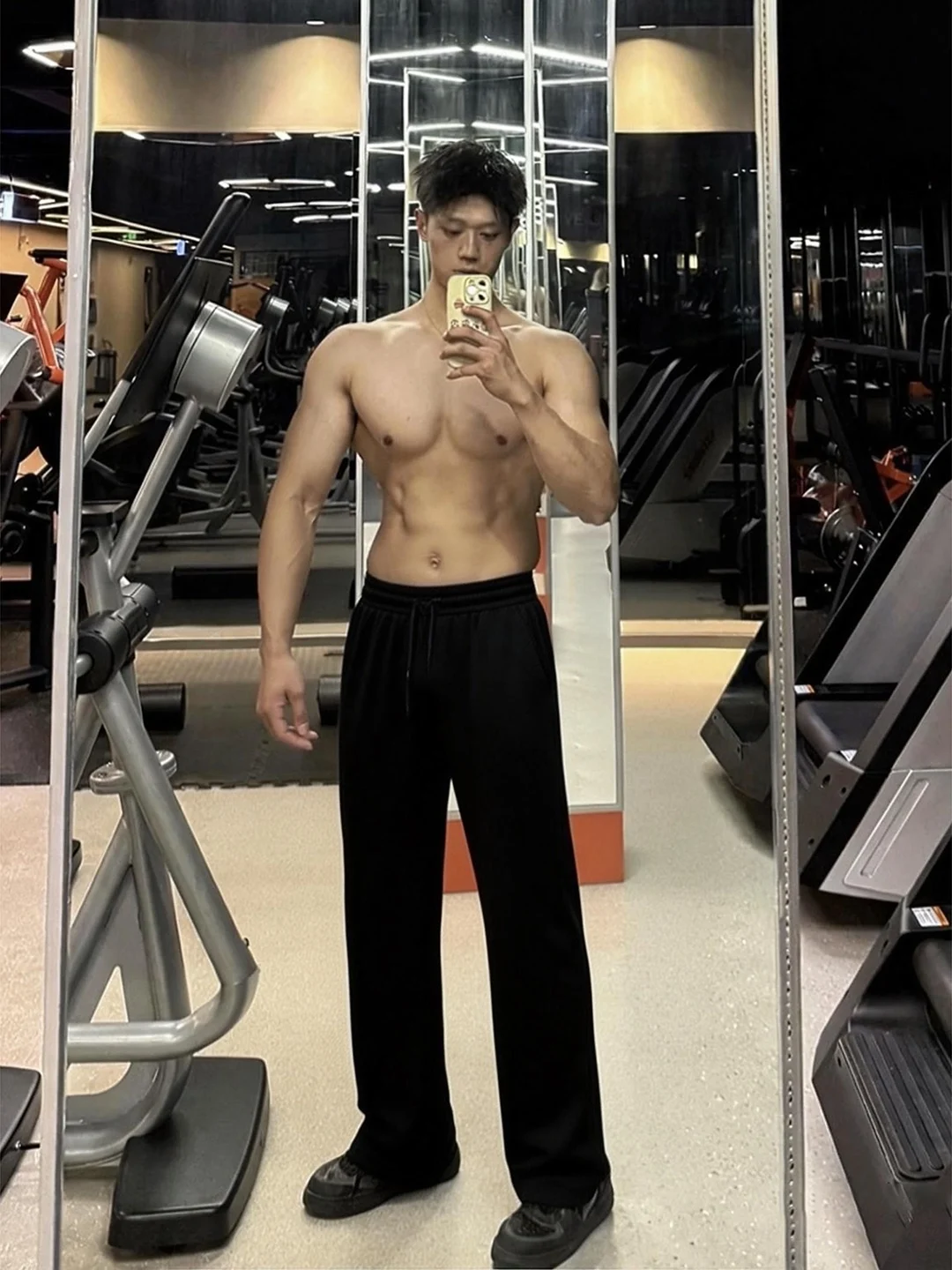 

Мужские спортивные брюки Bla Fitn: осенне-зимние, с драпировкой, на флисовой подкладке, прямые, слегка расклешенные, Cleanfit