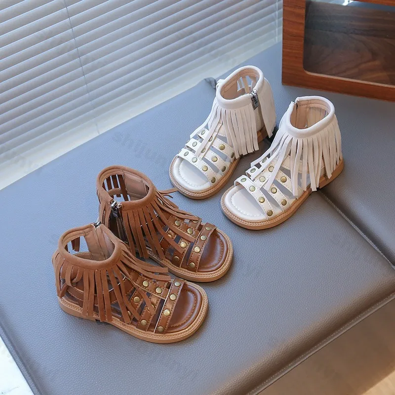 Girls' Roman Retro Rivet Tassel Design Casual Flat Sandals 2025 Summer New Children's Soft Soled Comfortable Princess Cool Shoes