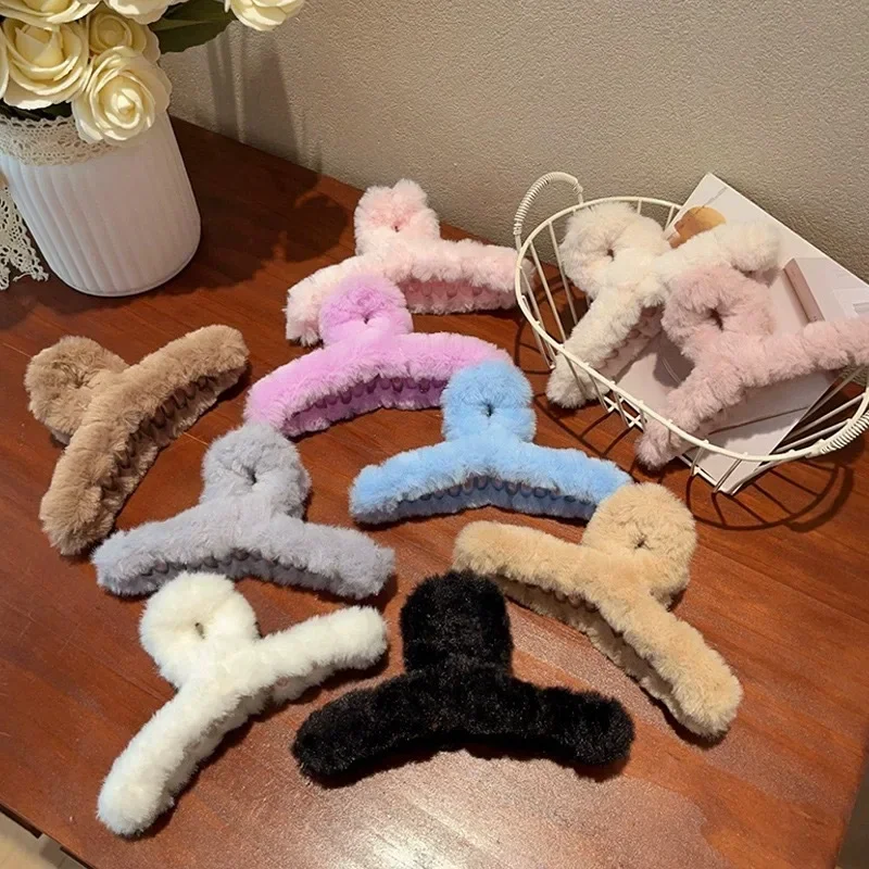 11CM Korea Plush hair clips Women's autumn and winter hairy crab clips Girl hair accessoires Claw clip on the back of the head