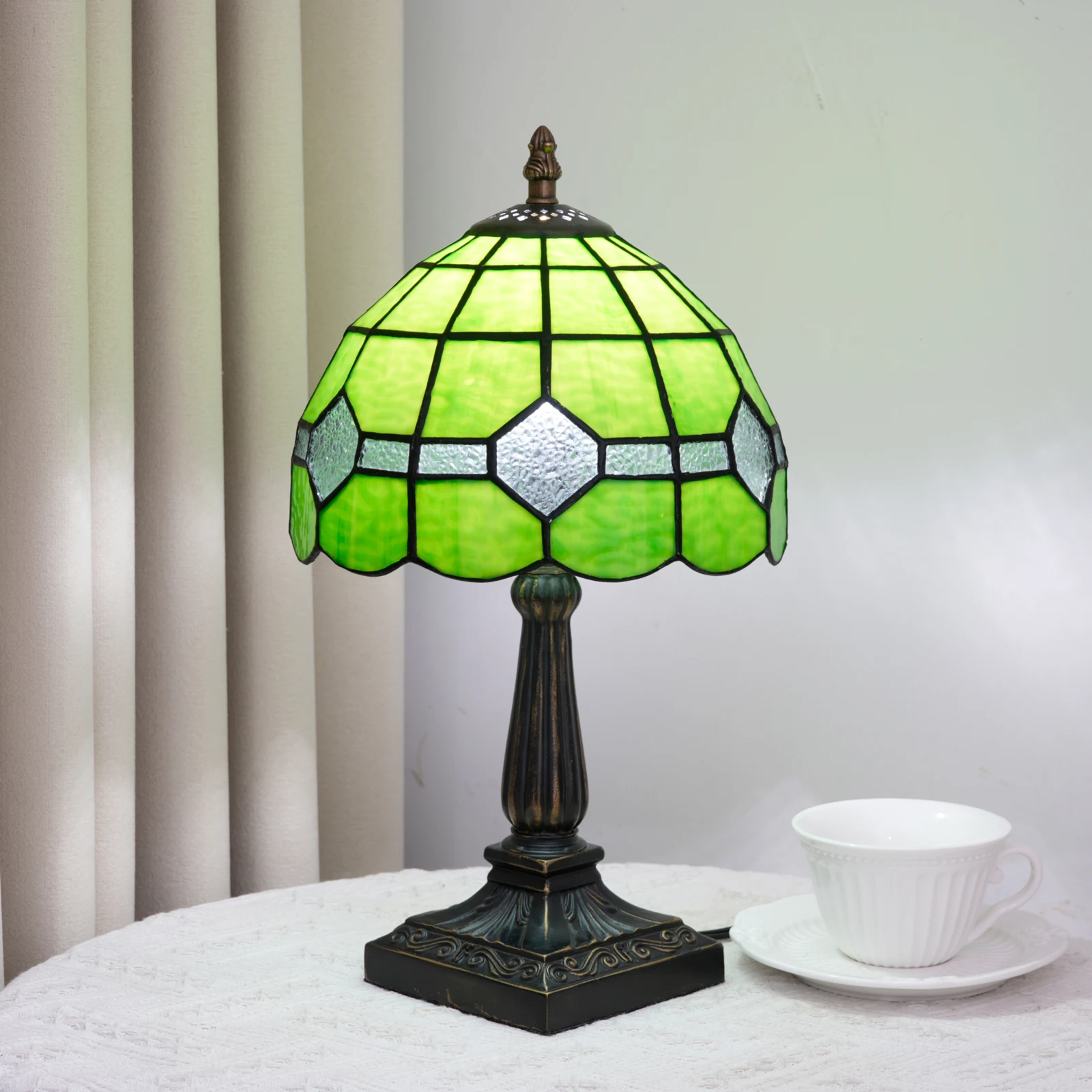 Tiffany Table Lamp, Stained Glass Lamp, Simple Green European Style, 8 Inch Small Night Light, for Bedroom Living Room Office