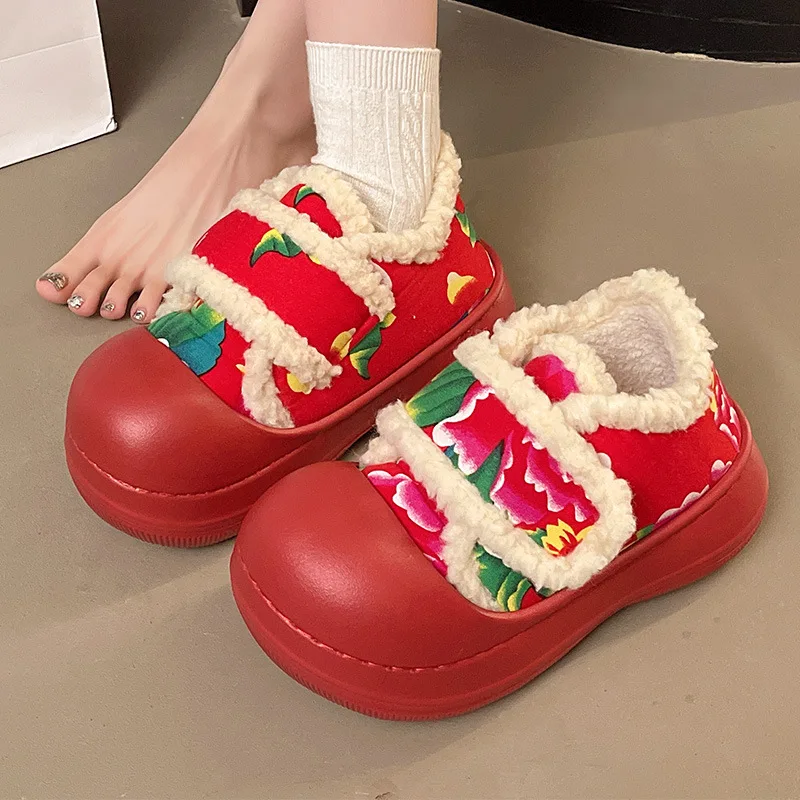 

2025 New Chinese Flower Style Winter Warm Shoes Woman Indoor Street Slippers Soft EVA Waterproof Girls Home Floor Platform Shoes