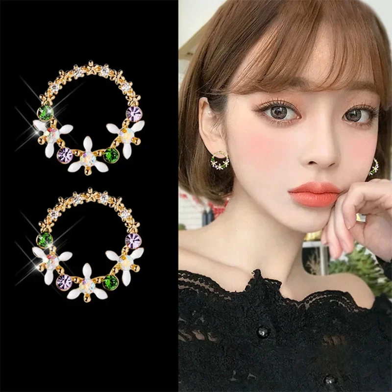 New fashion brand jewelry design Small and exquisite earring color flower earrings female simple temperament earrings for women