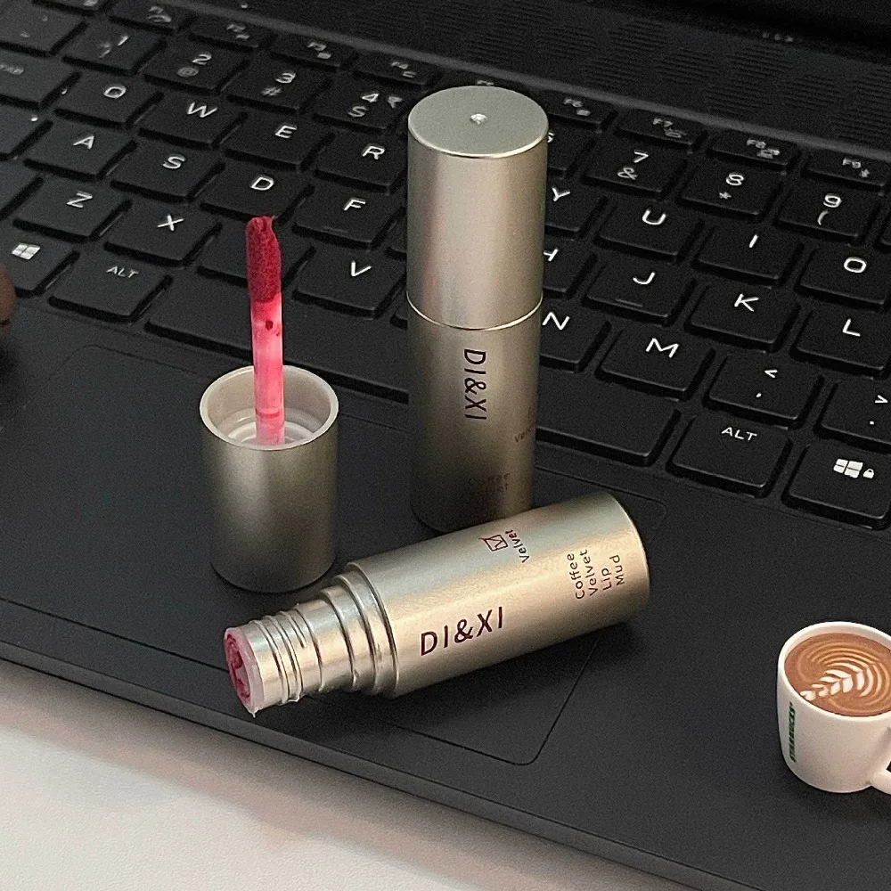 

Non-Stick Cups Dark Brown Matte Lip Gloss Waterproof Portable Brown Lip Mud Lipsticks Nude Brown Lips Tint Mud
